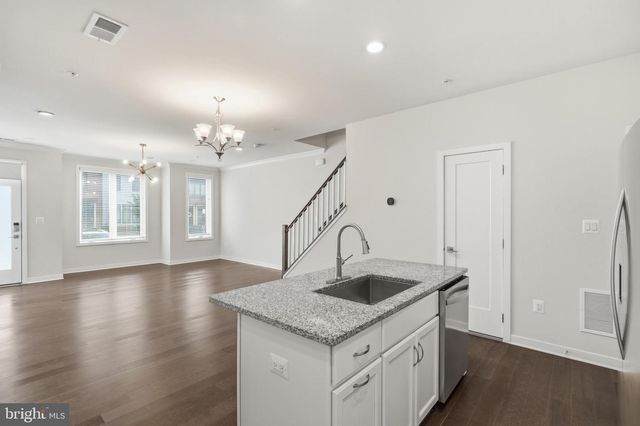 43185 MONGOLD SQ, Ashburn, VA 20148