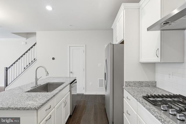 43185 MONGOLD SQ, Ashburn, VA 20148