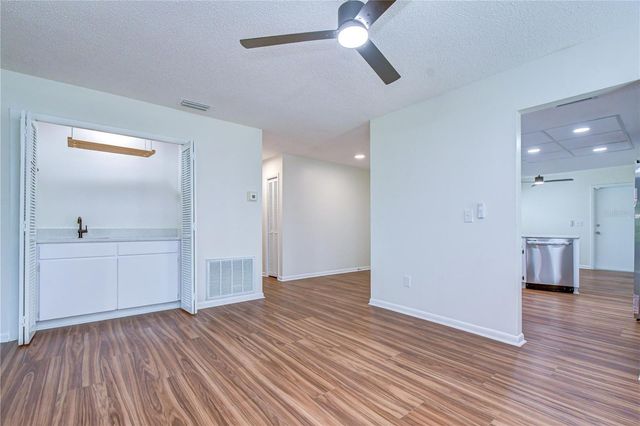 16131 GARDENDALE DRIVE, Tampa, FL 33624