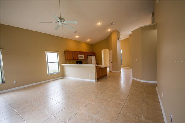 421 LOCKBREEZE DRIVE, Davenport, FL 33897