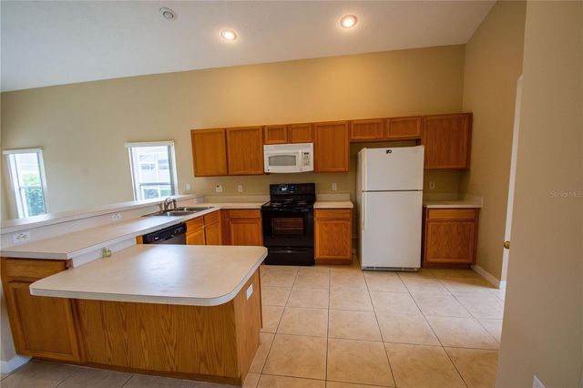 421 LOCKBREEZE DRIVE, Davenport, FL 33897