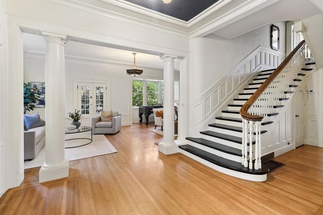 2120 G St, Sacramento, CA 95816