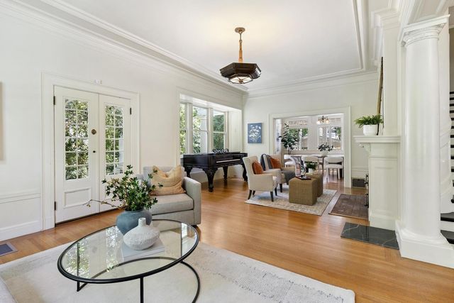 2120 G St, Sacramento, CA 95816