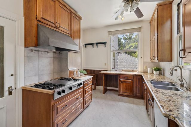 2120 G St, Sacramento, CA 95816