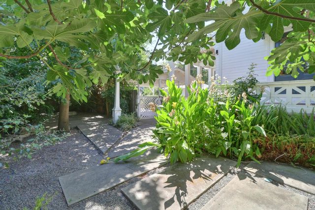 2120 G St, Sacramento, CA 95816