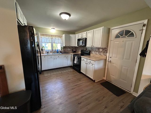 1157 Barber Drive, Rotterdam, NY 12303