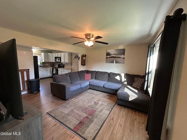 1157 Barber Drive, Rotterdam, NY 12303