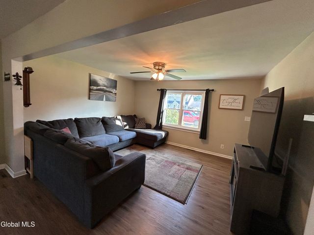 1157 Barber Drive, Rotterdam, NY 12303