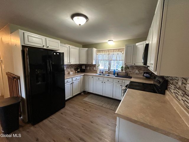 1157 Barber Drive, Rotterdam, NY 12303