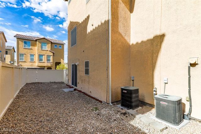 10331 Ladybug Bend Street, Las Vegas, NV 89183