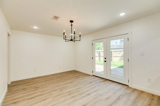 501 Elm Street, Lake Jackson, TX 77566