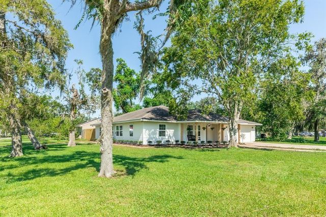 501 Elm Street, Lake Jackson, TX 77566