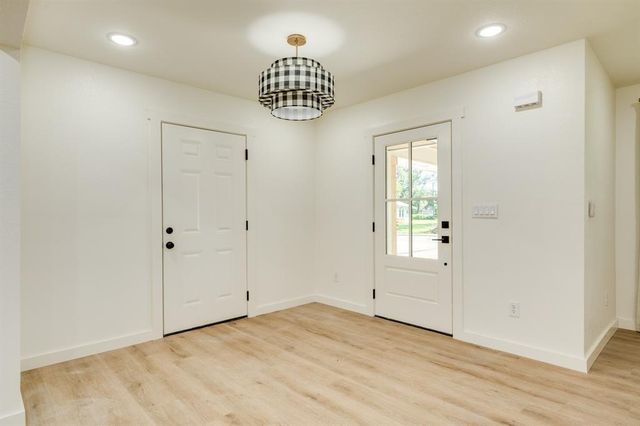 501 Elm Street, Lake Jackson, TX 77566