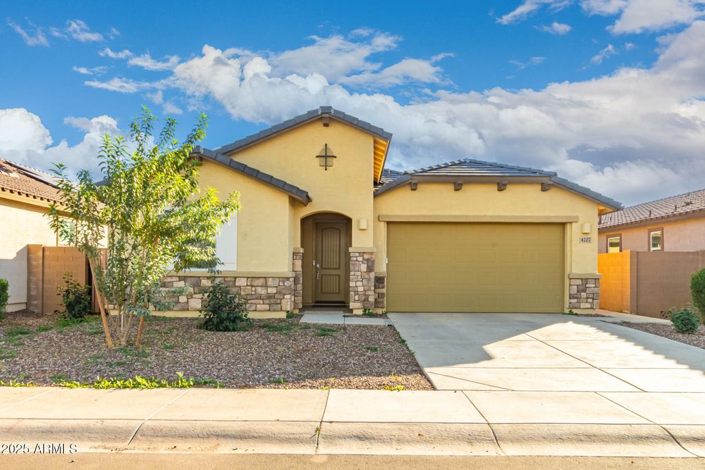 4207 E ENMARK Drive, San Tan Valley, AZ 85143
