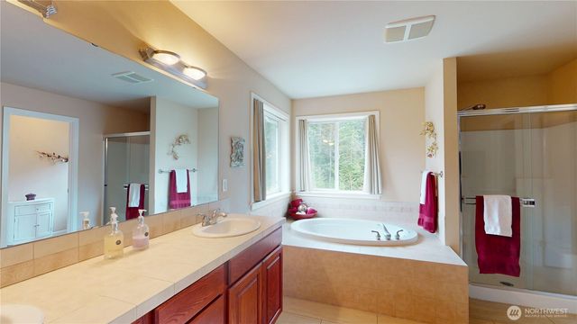 14691 NW Arabian Way, Seabeck, WA 98380