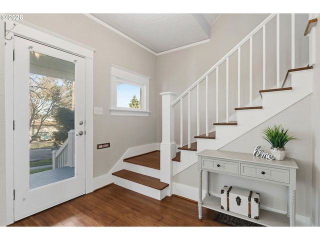 7614 Se TAYLOR St, Portland, OR 97215