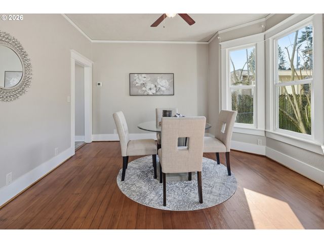 7614 Se TAYLOR St, Portland, OR 97215