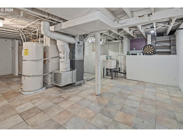 7614 Se TAYLOR St, Portland, OR 97215