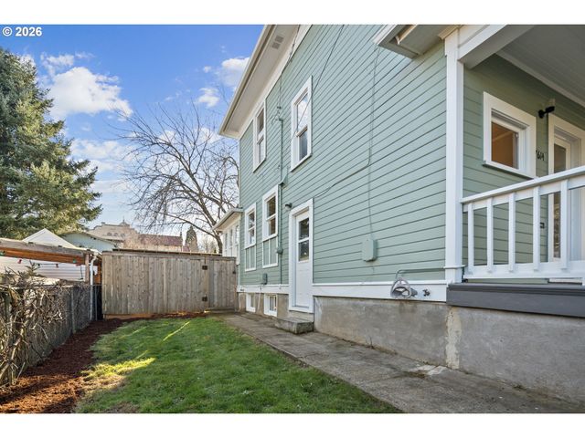 7614 Se TAYLOR St, Portland, OR 97215