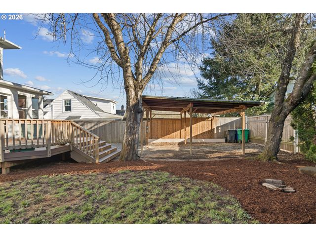 7614 Se TAYLOR St, Portland, OR 97215