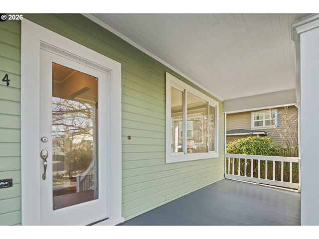 7614 Se TAYLOR St, Portland, OR 97215