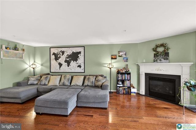 204 HAMPSHIRE DR, Sellersville, PA 18960
