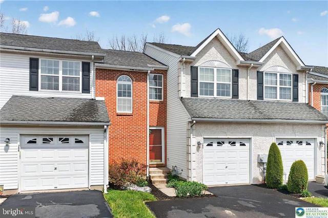 204 HAMPSHIRE DR, Sellersville, PA 18960