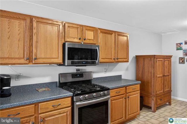 204 HAMPSHIRE DR, Sellersville, PA 18960