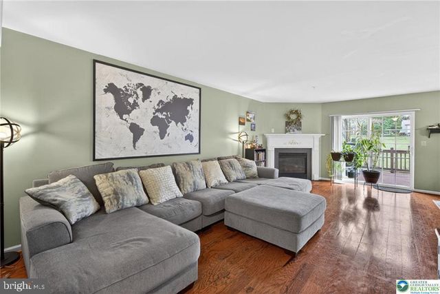 204 HAMPSHIRE DR, Sellersville, PA 18960