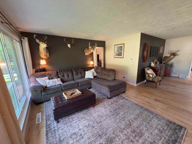 3456 Acacia Boulevard, Jackson, MI 49203
