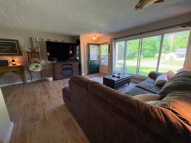 3456 Acacia Boulevard, Jackson, MI 49203