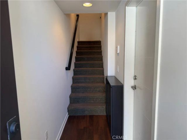 2924 Rowena Avenue 8, Los Angeles, CA 90039