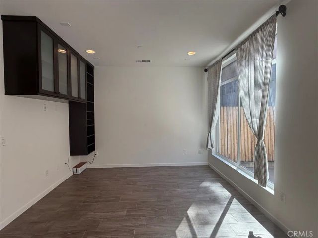 2924 Rowena Avenue 8, Los Angeles, CA 90039