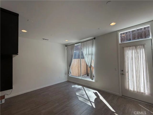 2924 Rowena Avenue 8, Los Angeles, CA 90039