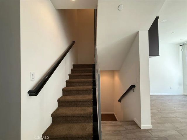 2924 Rowena Avenue 8, Los Angeles, CA 90039