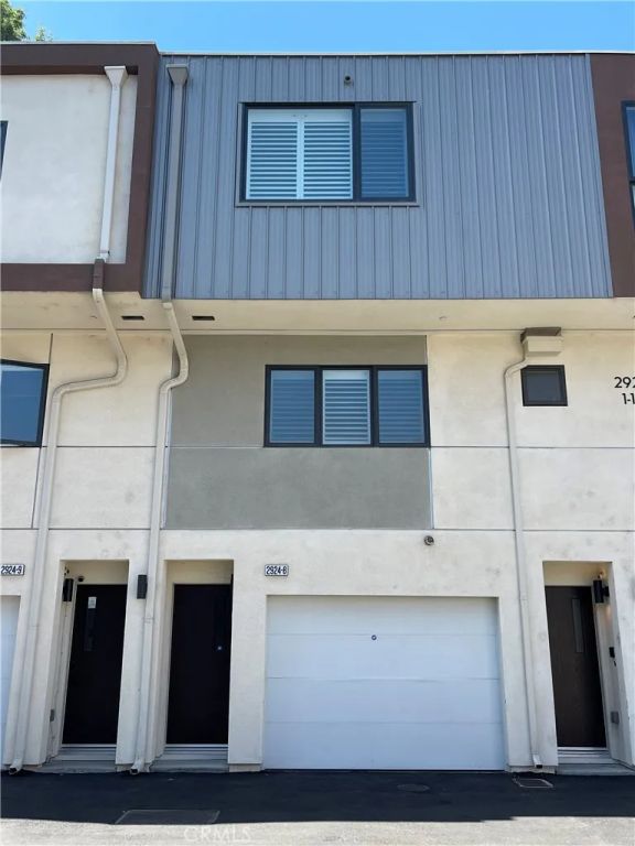 2924 Rowena Avenue 8, Los Angeles, CA 90039