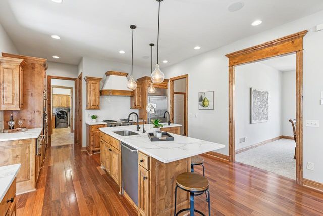 19043 Vogel Farm Trail, Eden Prairie, MN 55347