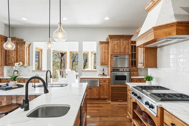 19043 Vogel Farm Trail, Eden Prairie, MN 55347