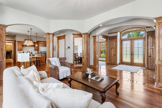 19043 Vogel Farm Trail, Eden Prairie, MN 55347