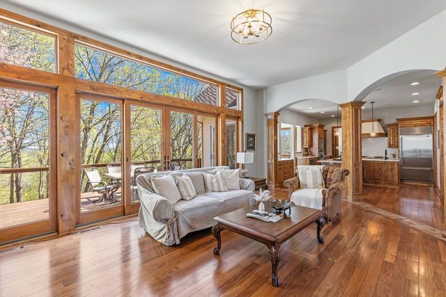 19043 Vogel Farm Trail, Eden Prairie, MN 55347