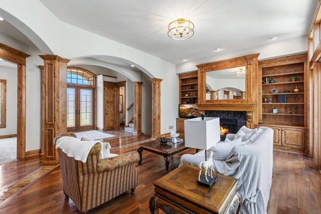 19043 Vogel Farm Trail, Eden Prairie, MN 55347