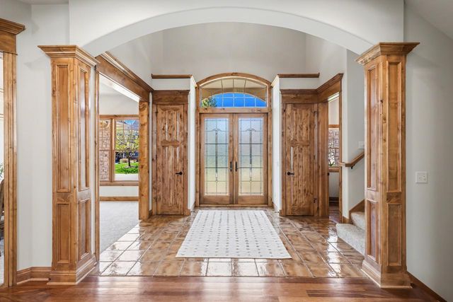 19043 Vogel Farm Trail, Eden Prairie, MN 55347