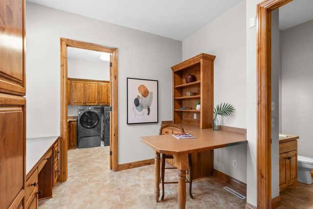 19043 Vogel Farm Trail, Eden Prairie, MN 55347