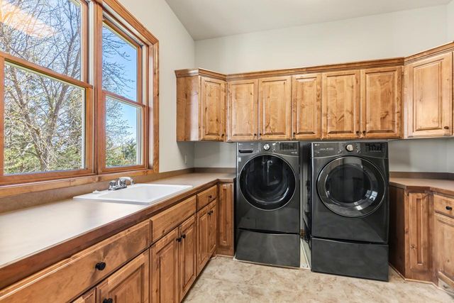 19043 Vogel Farm Trail, Eden Prairie, MN 55347
