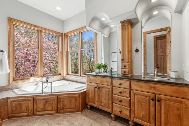 19043 Vogel Farm Trail, Eden Prairie, MN 55347