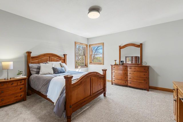19043 Vogel Farm Trail, Eden Prairie, MN 55347