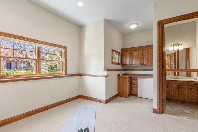 19043 Vogel Farm Trail, Eden Prairie, MN 55347