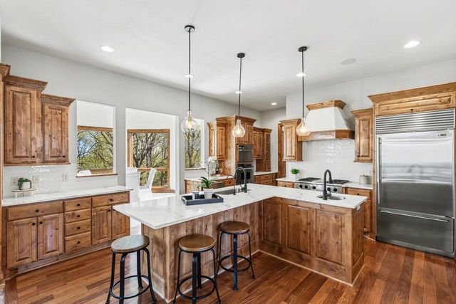 19043 Vogel Farm Trail, Eden Prairie, MN 55347