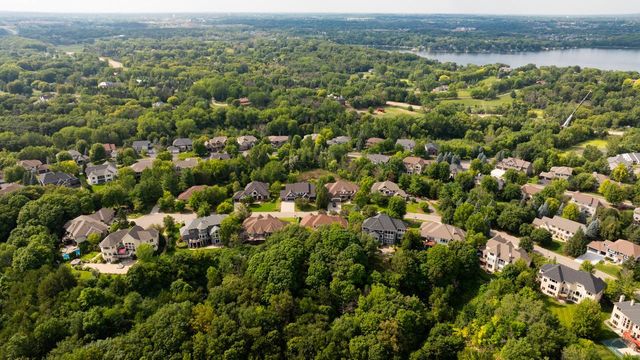 19043 Vogel Farm Trail, Eden Prairie, MN 55347