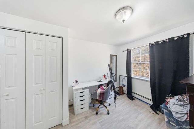 4 Old Road, Cuddebackville, NY 12729